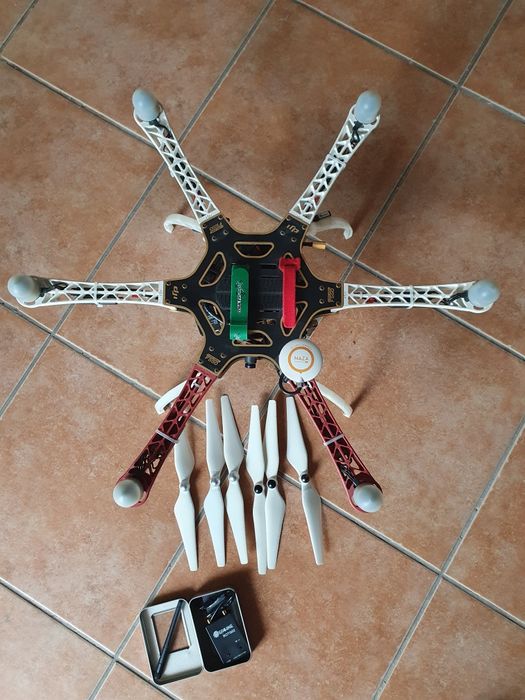 Drone DJI F550 (6 motores)