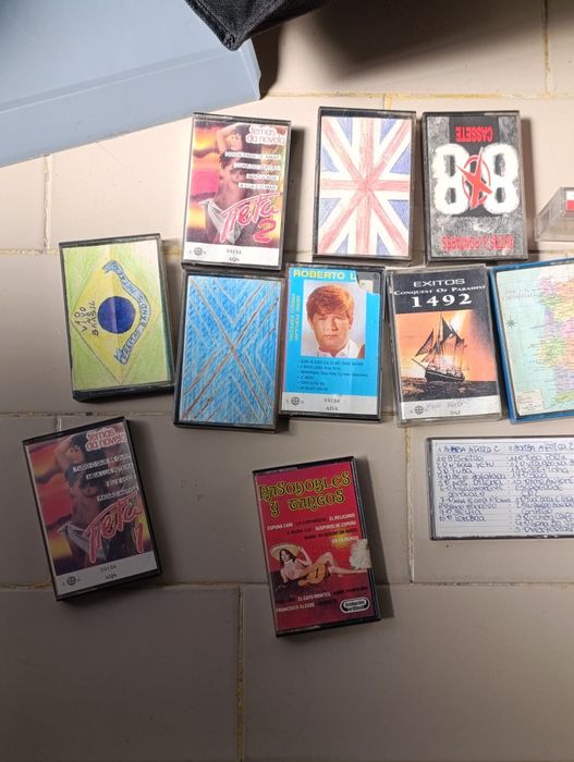 Lote de várias cassetes música