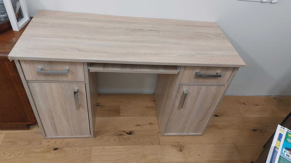 biurko w kolorze sanomy za darmo