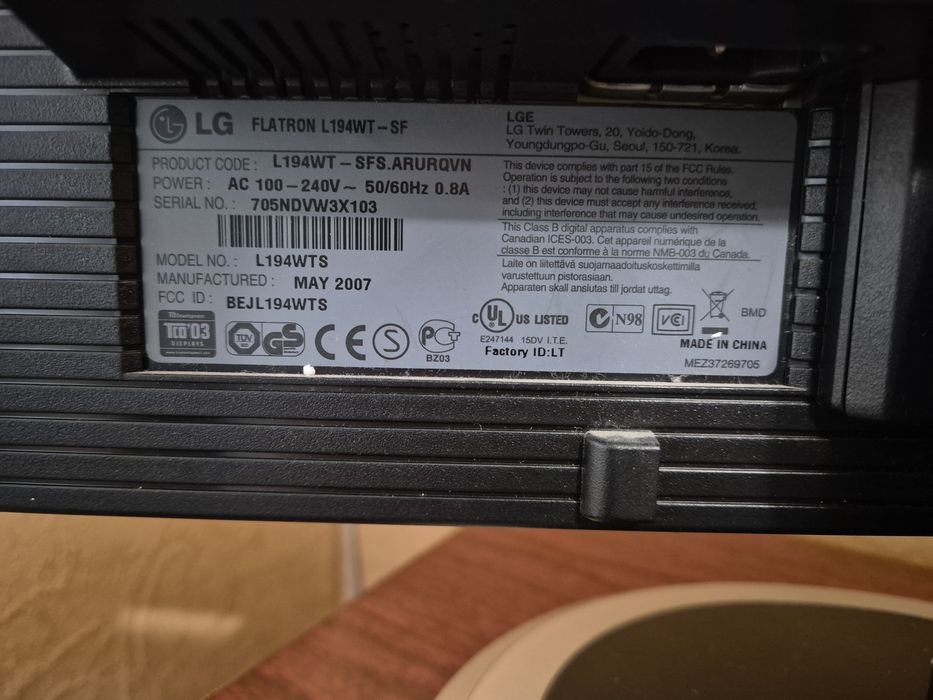 Монітор LG Flatron L194WT-SF