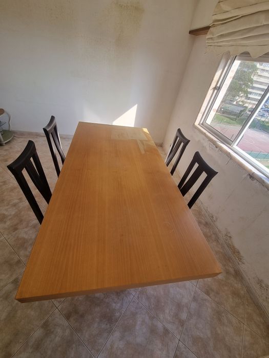 Mesa de jantar com 4 cadeiras