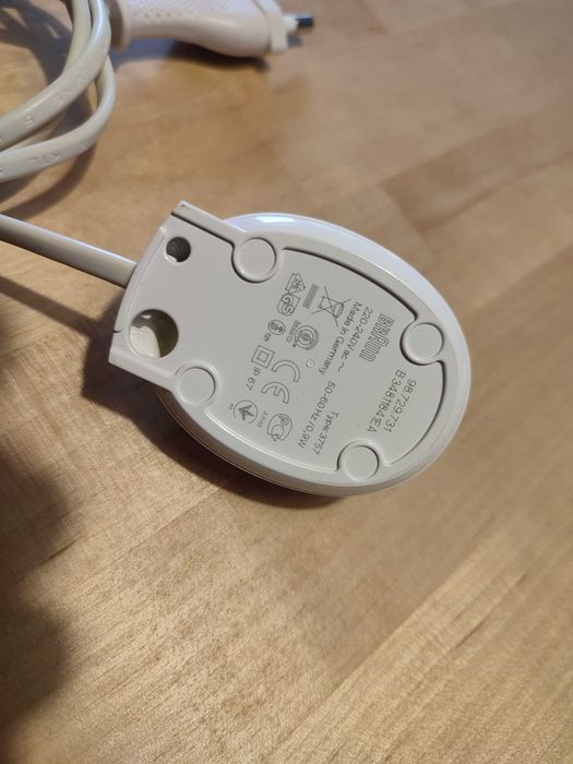 Escova dentes eléctrica Oral-B Pro 2000 com baixa retenção de carga