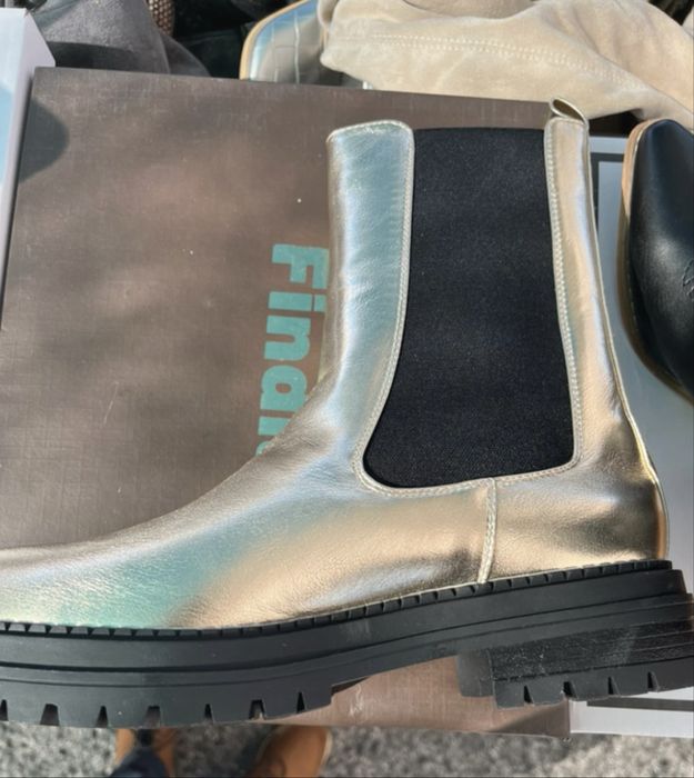 Botas douradas Findlay