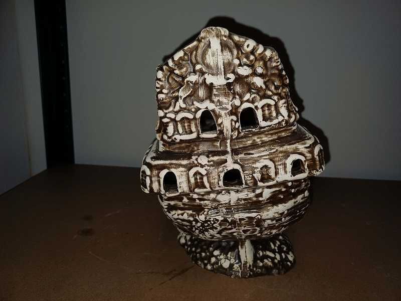 Ogromna galera do akwarium