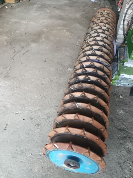 Wał trapezowy pierścieniowy pełny ciężki 3m trw packer packera lemken amazone