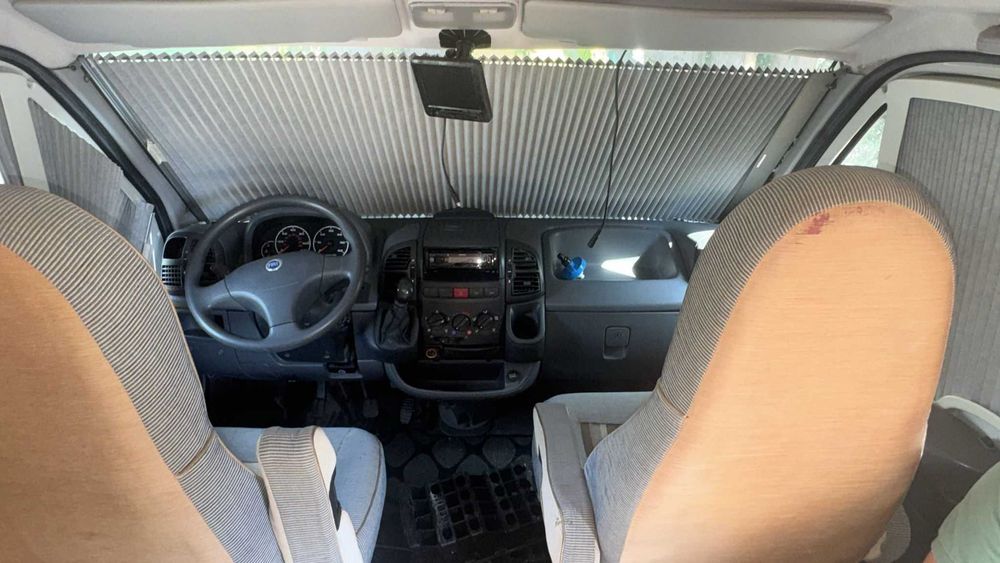 BÜRSTNER A576 Fiat Ducato 2.8 JTD, apenas 91.700 kms, painel solar, ar condicionado, 6 lugares para dormir.