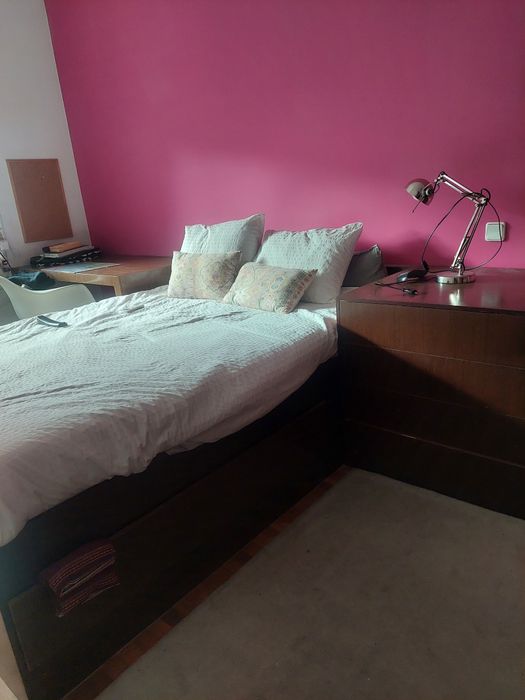 Cama com gavetões secretária e cómoda