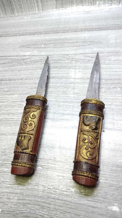 Antyczny nóż obronny - podwójny sztylet