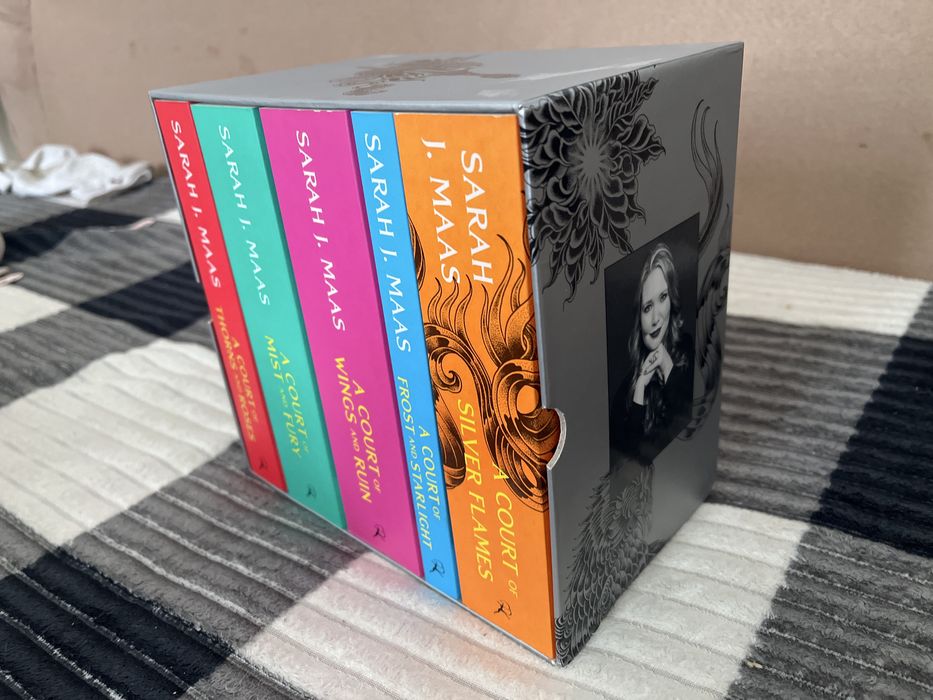a court of thorns and roses - купить книги, журналы - Цена на OLX.ua