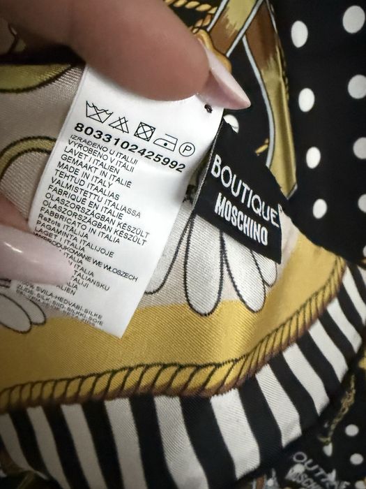 Luksusowa jedwabna chusta Moschino duzy rozmiar na prezent
