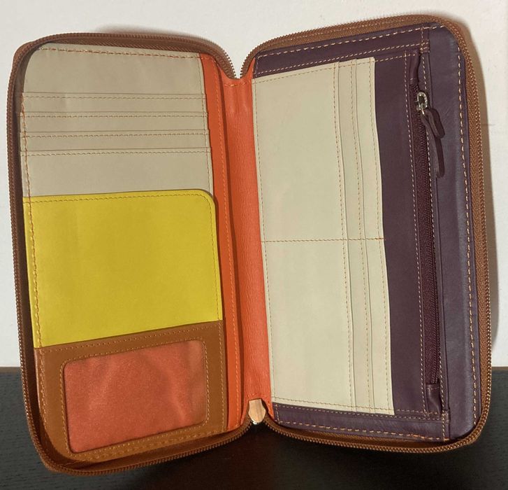 Carteira de viagem em pele da MYWALIT na cor Puglia