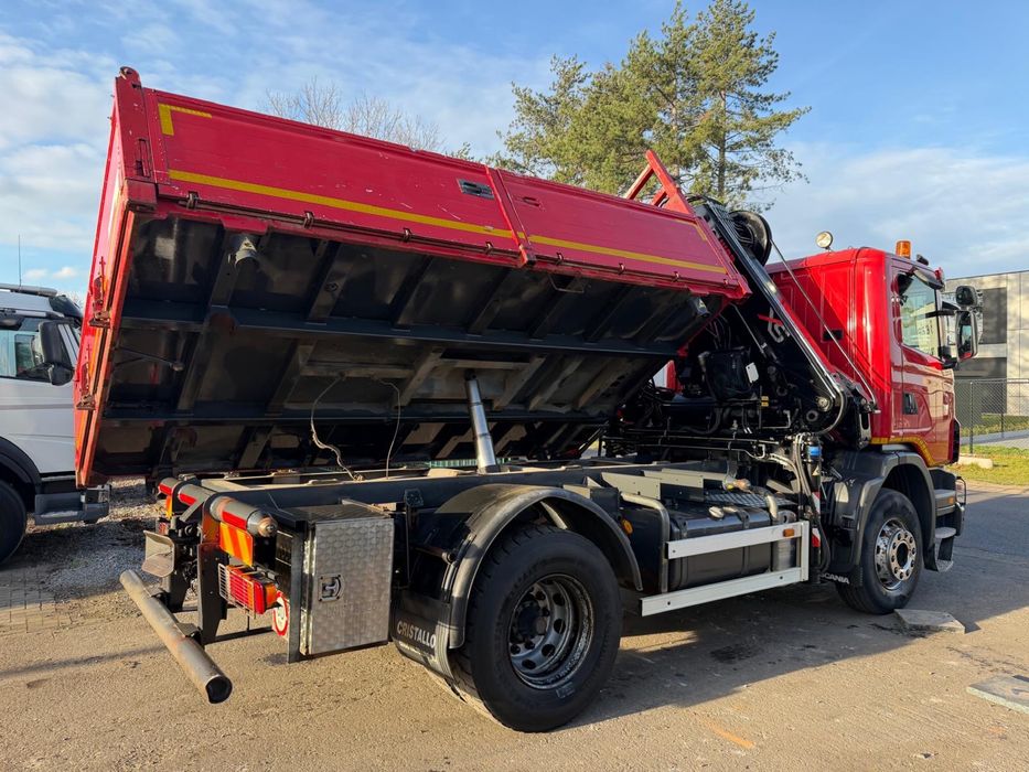 Scania G320 com grua  15 M e bascula