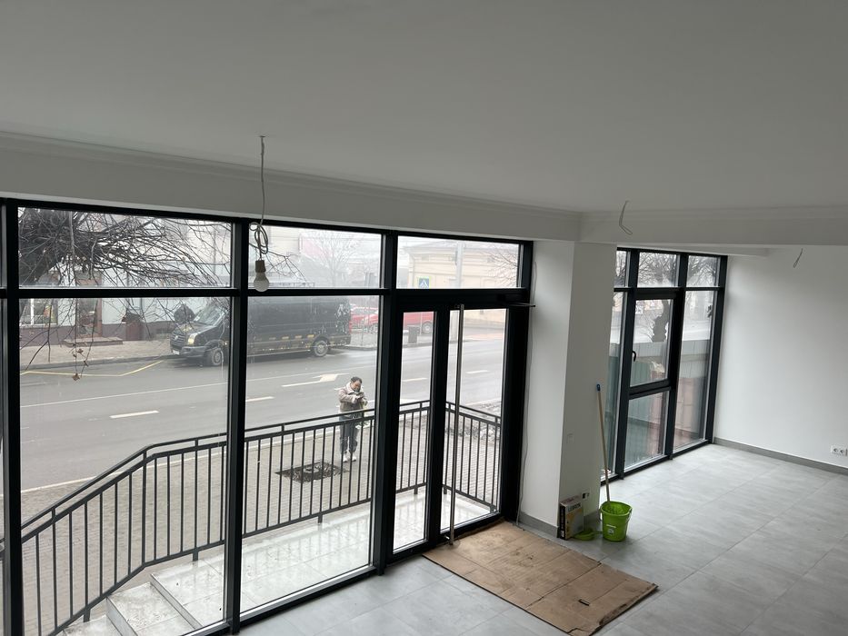 Здається Приміщення на початку вул.Сторожинецькоі  9