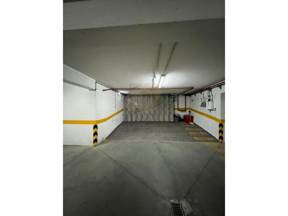 Garagem para arrendamento para 4 carros