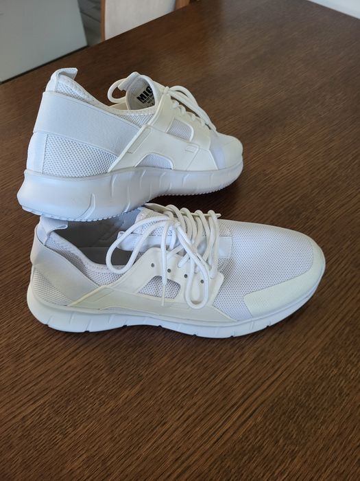 Buty sportowe kobiece