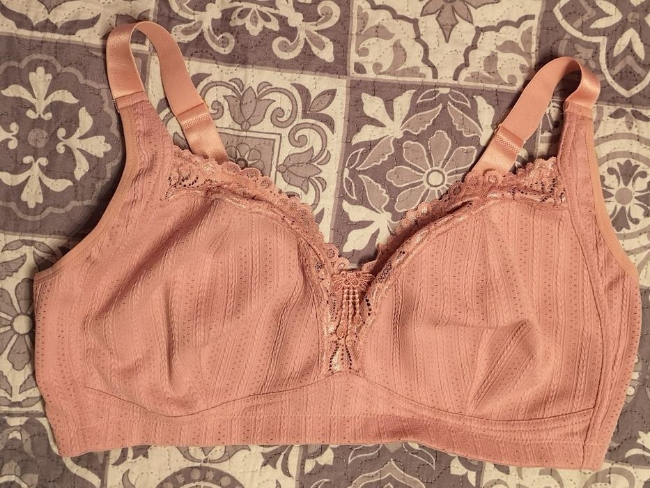 Nowy biustonosz pudrowy róż 110F