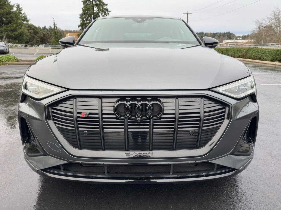 Audi e-tron S Premium Plus Sportback      2023