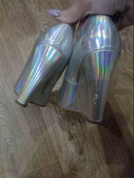 Свадебные туфли без носка