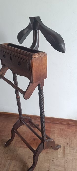 Bengaleiro Criado Mudo