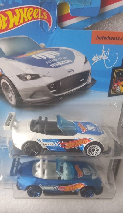 Conjunto 2 , 15 Mazda mx-5 miata hot wheels