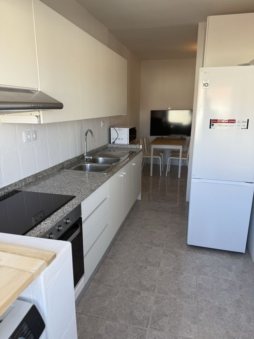 Quarto individual mobilado com despesas incluidas - livre 13Maio
