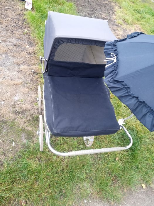 Wózek dziecięcy retro