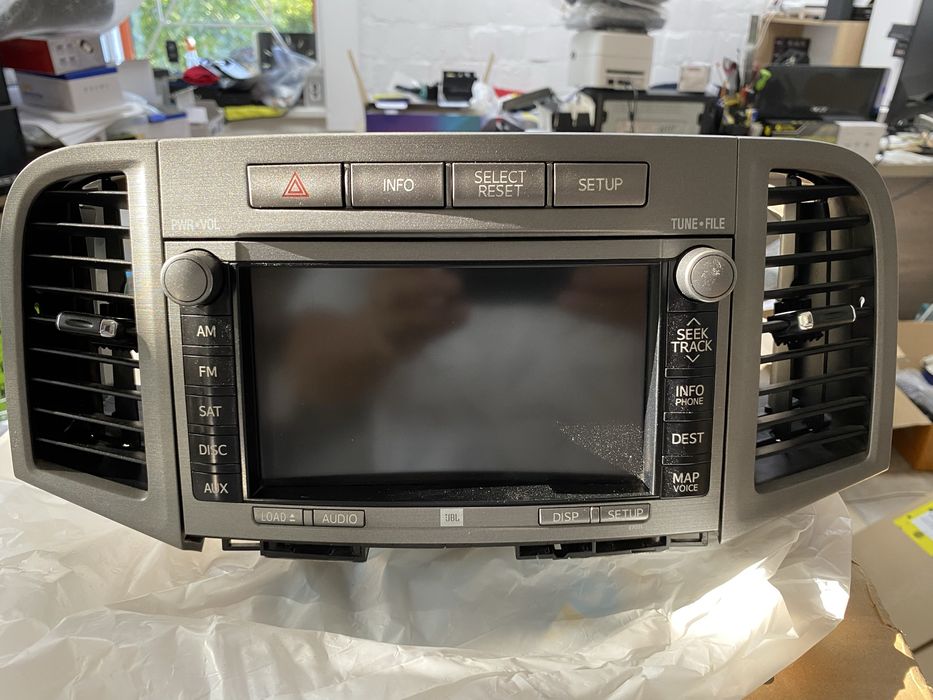 Продам магнитолу JBL