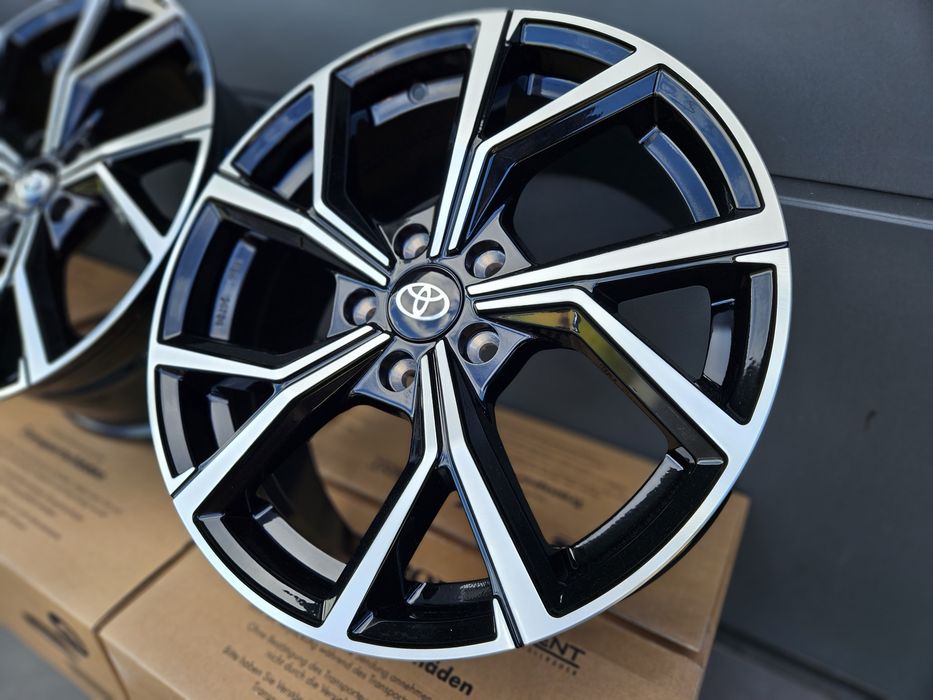 TOYOTA 17 " Nowe 5x114,3 C-HR Corolla Cross RAV4 CHR Felgi Czarne