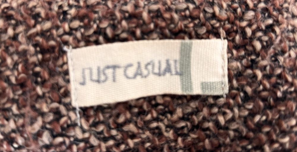 Casaco castanho comprido