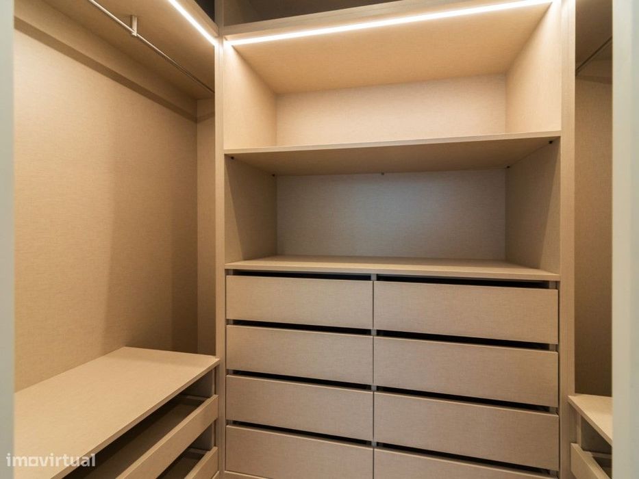 Apartamento T4 na Rua do Telhal