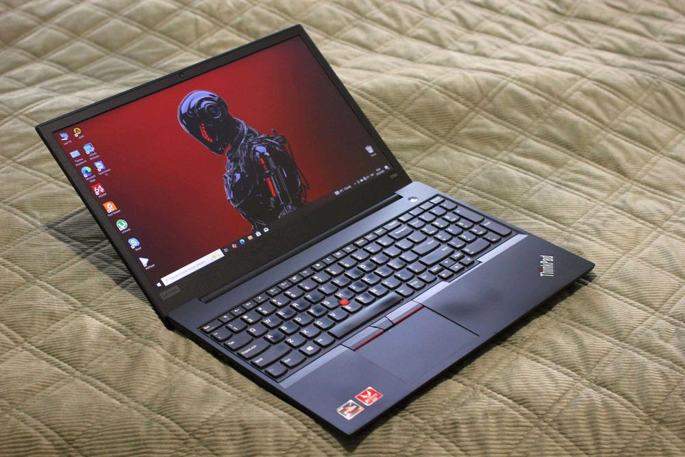 Lenovo E595/Ryzen 7 3700 8x/Vega 10 2GB/16GB/SSD 1TB/АКБ 5ч/15 ips FHD