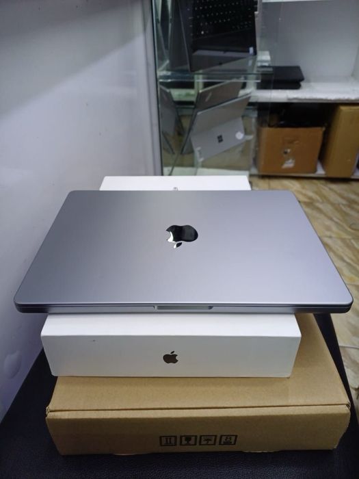 Mackbook air 16GB RAM, 512GB memoria Novo,