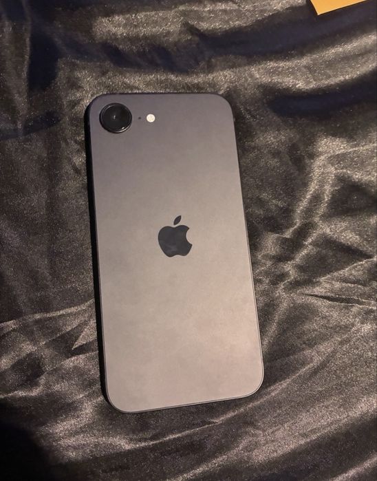 Iphone 16e. 128G