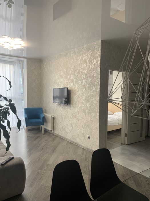 Генератор Драгоманова 2а посуточно метро Позняки Осокорки