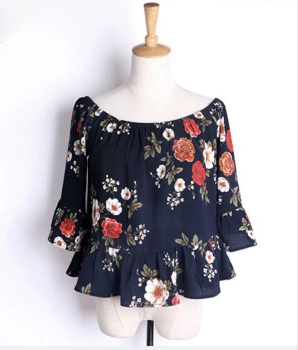 Блуза жіноча розмір S-M з відкритими плечима