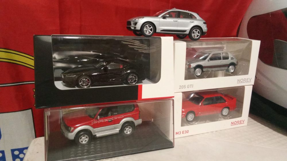 Miniaturas diversas 1:43