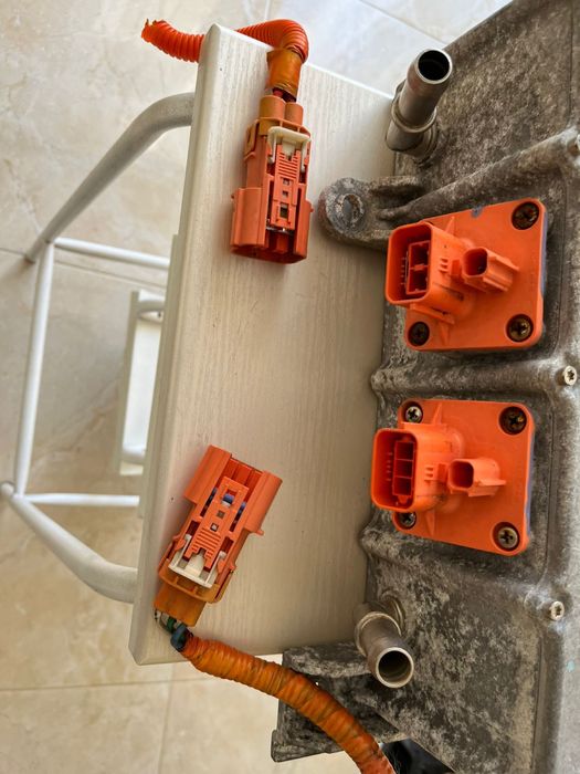 Chevrolet volt 1 розєми чарджера,фішки