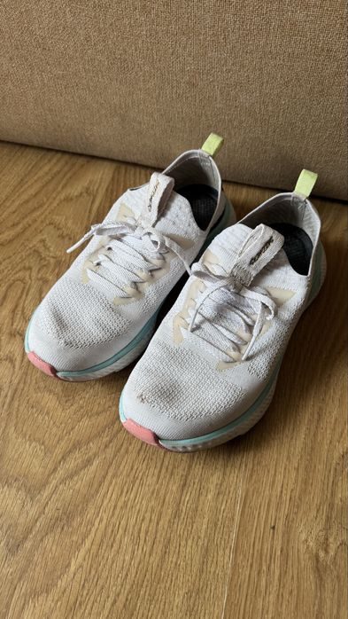 Женские кроссовки Skechers 37р.