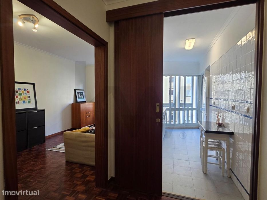 Apartamento T2 para arrendar em Telheiras - Garagem - Arrecadação