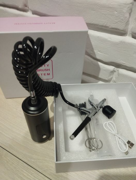 Аэрограф  с компрессором дисплеем и шлангом