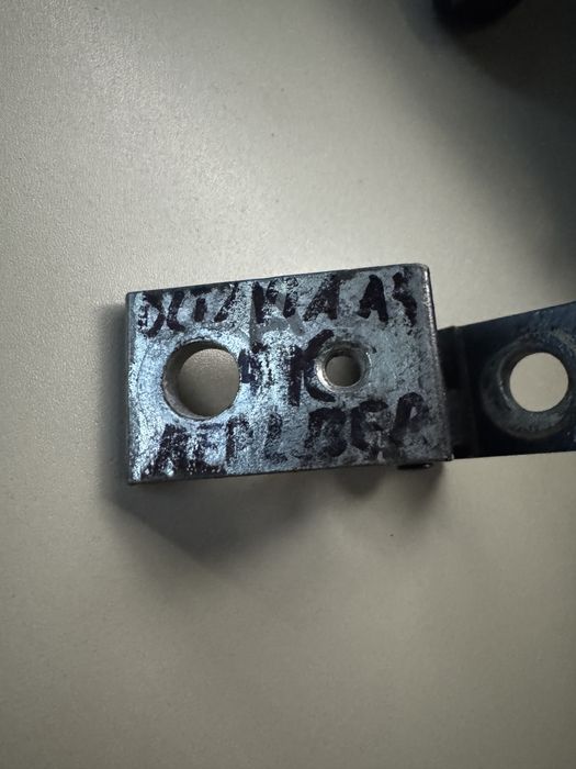 Петля шкода октавия А5 лев-верх