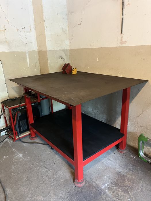 Stół spawalniczy