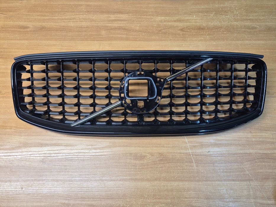 Volvo XC60 II grill atrapa chłodnicy OEM