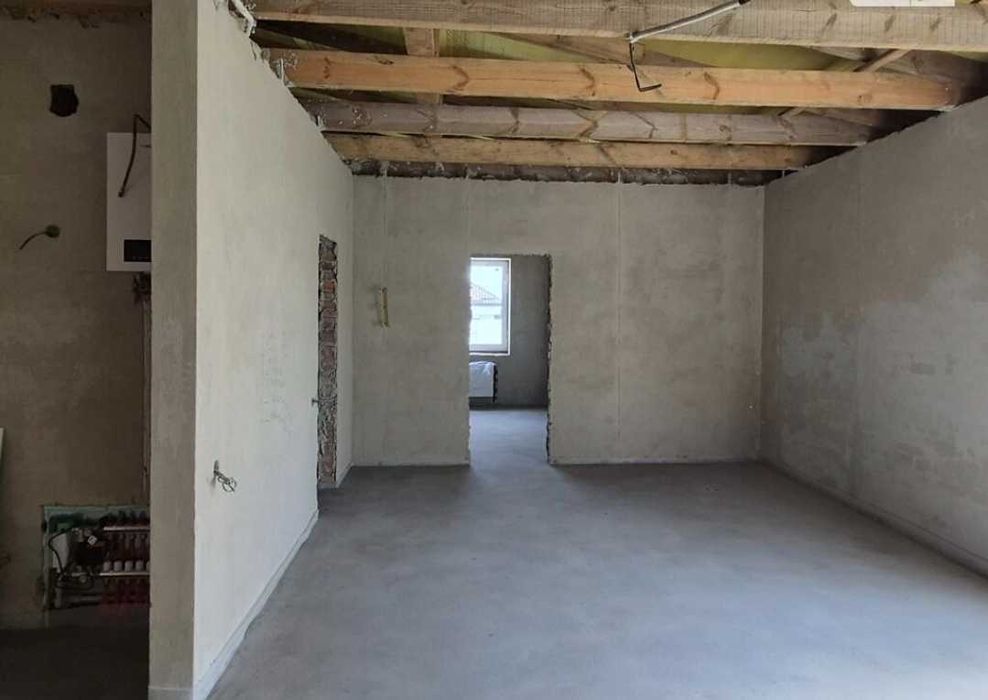 Продам класний котедж  з внутрішніми роботами та великою ділянкою!!!