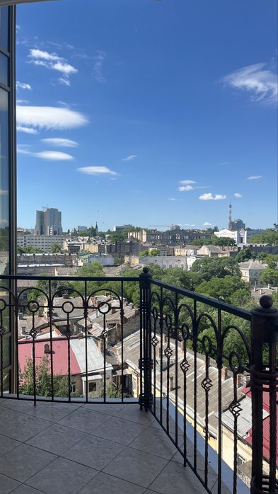Квартира в центре, панорама на город, Замок Цветов