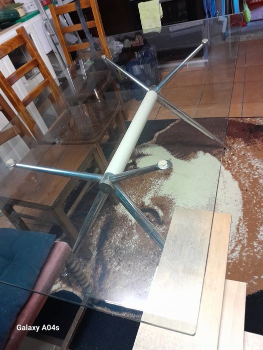 Mesa em vidro temperado