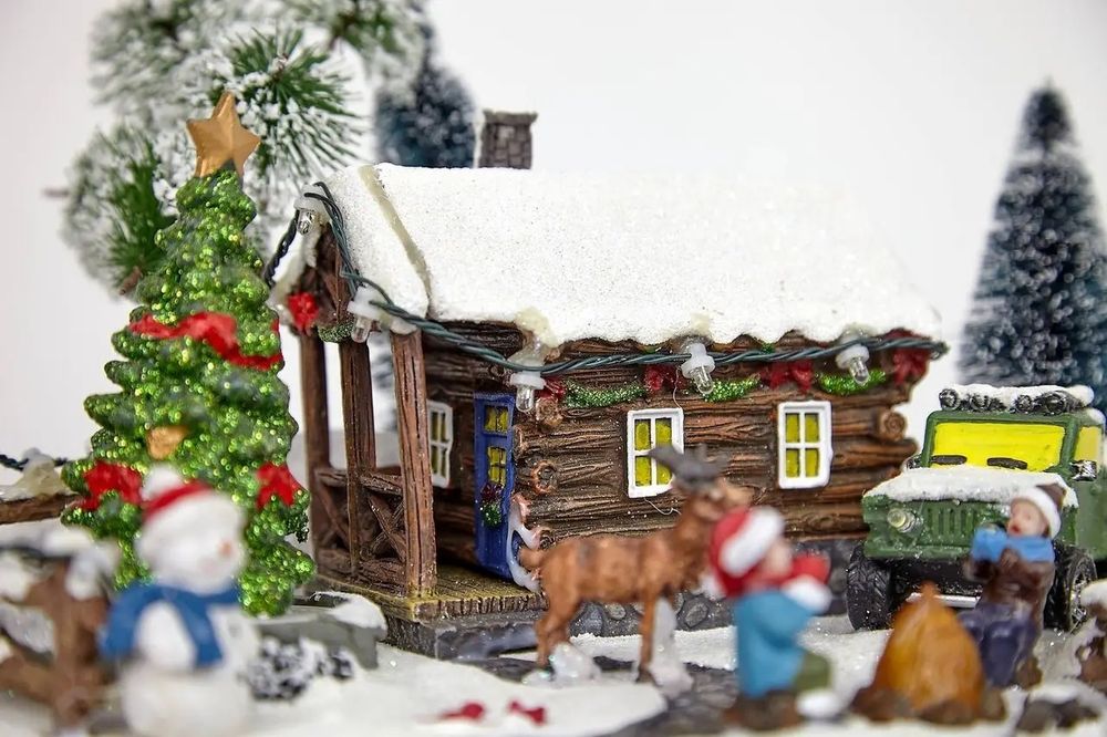 Новорічна музична інсталяція "Мисливський будиночок"