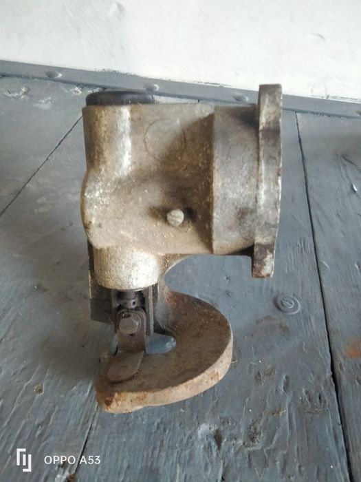 Редуктор для електричних ножиць