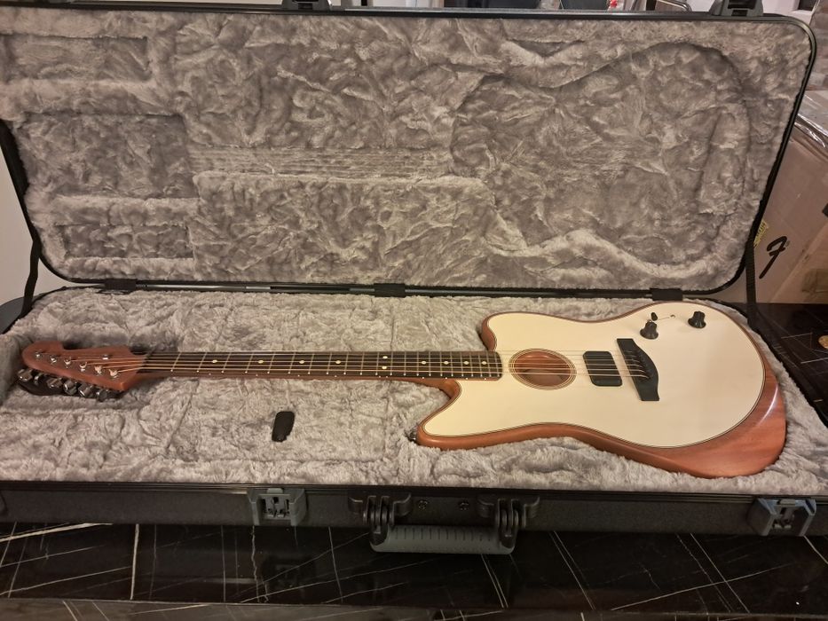 Fender American Acoustasonic Jazzmaster