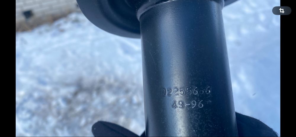 Продам новые стойки к рено 21